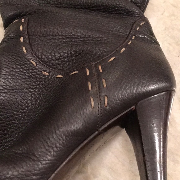 Host Pick! 🥳🤩🥳 💯 authentic Fendi heeled boots buckles pullon 39 - Picture 3 of 11